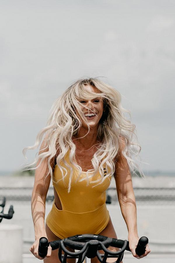 Better Bodies Bowery Cut Body - Yellow Detail 3